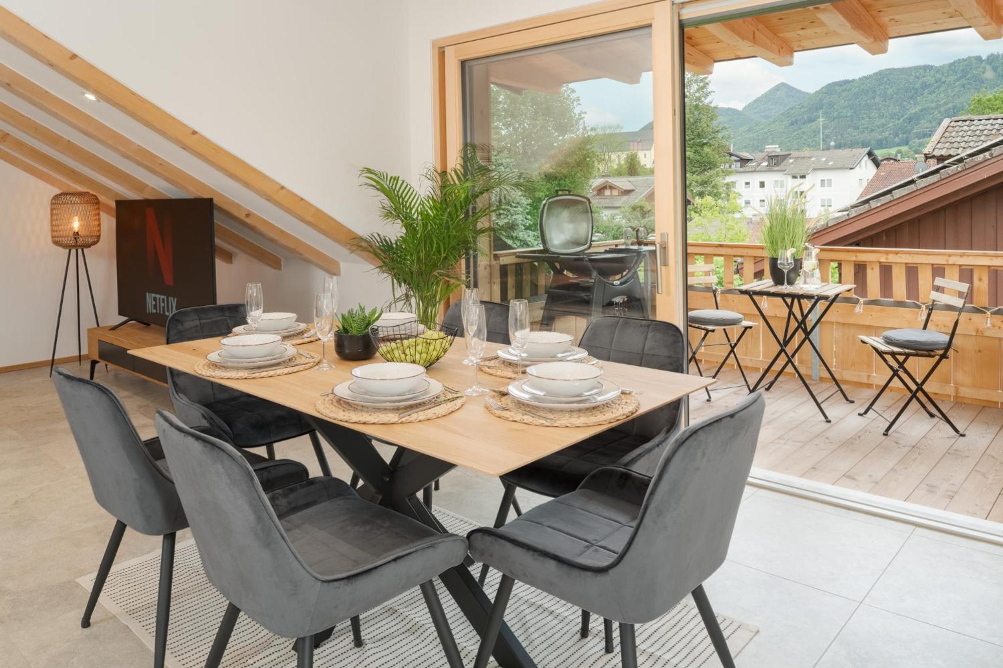 Fenjoy: Ferienapartment Mit Bergblick / Balkon / Bbq Бернау-ам-Кімзе Екстер'єр фото